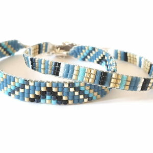 Pulsera de tres filas azul buyberry/grafito/plata diseño de franjas