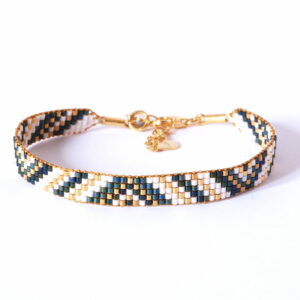 Pulsera de cinco filas verde esmeralda/oro con diseño de triángulos