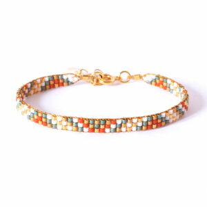 Pulsera de tres filas terracota/verde/oro con diseño de triángulos