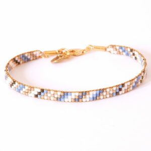 Pulsera de tres filas lila/azul blueberry/oro con diseño diagonal